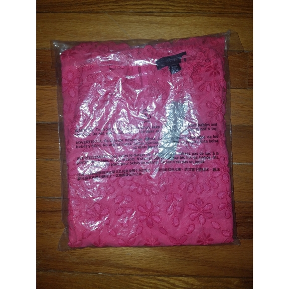 ⛔️SOLD⛔️ Mockneck Top in Embroidered Eyelet NWT - Picture 2 of 3